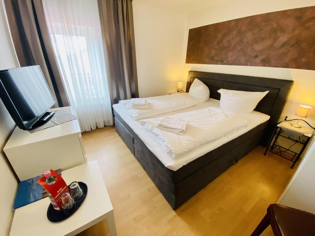 Doppelzimmer Dinner, Direkt Am Alten Strom Rostock Exteriör bild